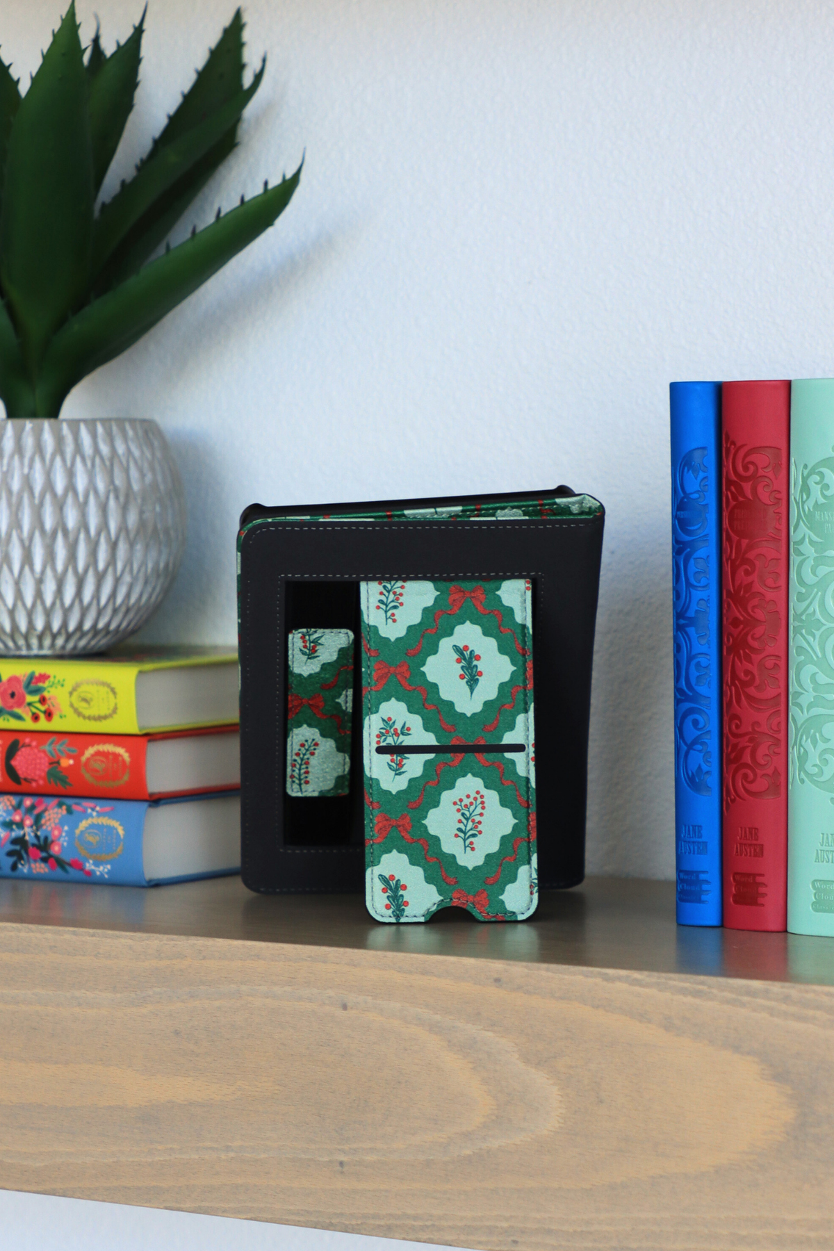 holly jolly kindle case