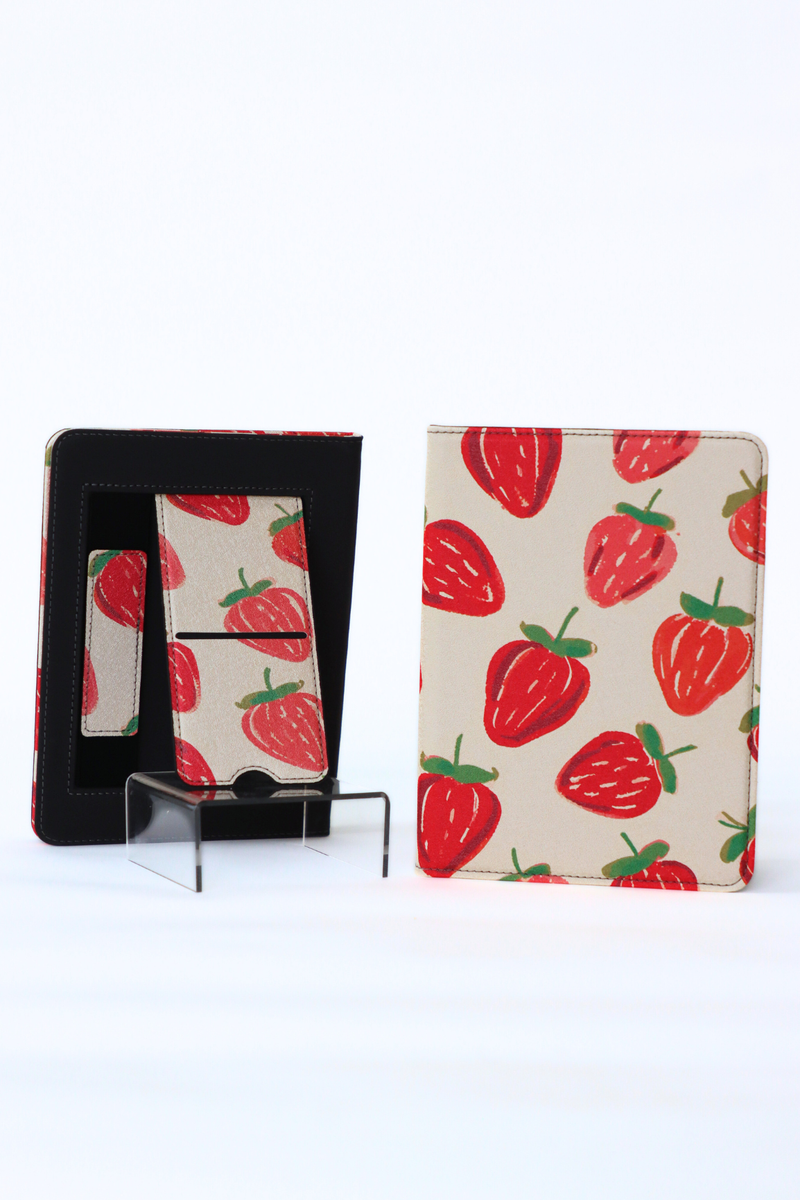 Bible　苺編みタブレットケース Berry Sweet Kindle Case – Lash Next Door