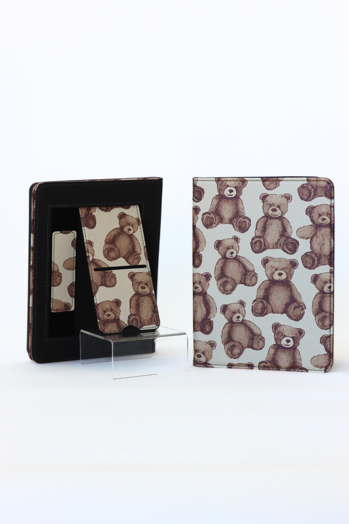 bear hug kindle case