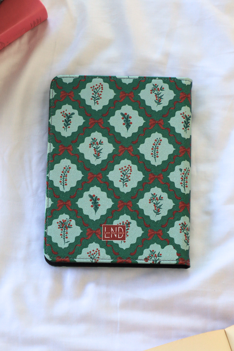 holly jolly kindle case