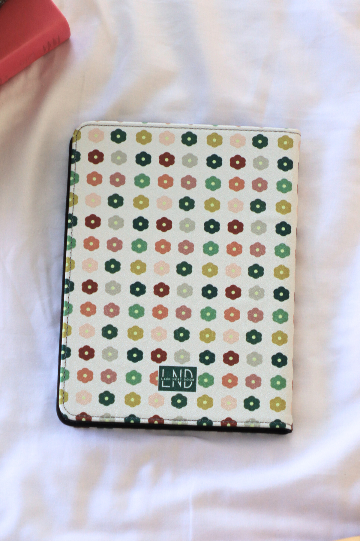 retro reads kindle case