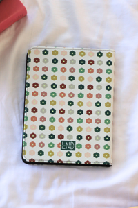 retro reads kindle case