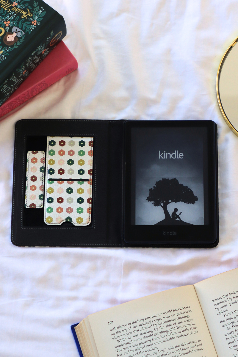 retro reads kindle case