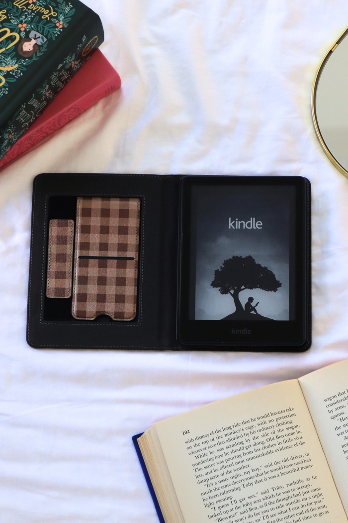 pumpkin spice kindle case