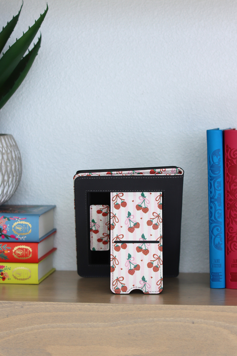 Mon Berry Kindle Case – Lash Next Door