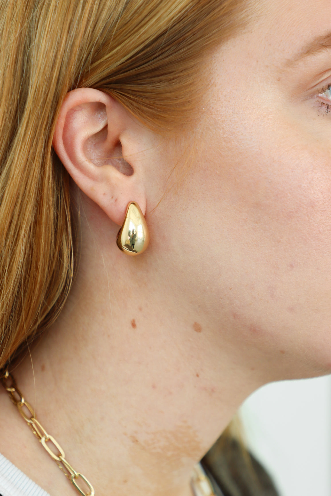 gold teardrop earrings