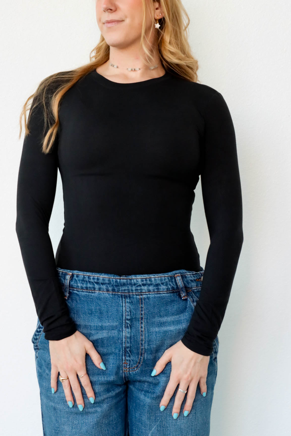 black basic longsleeve shirt