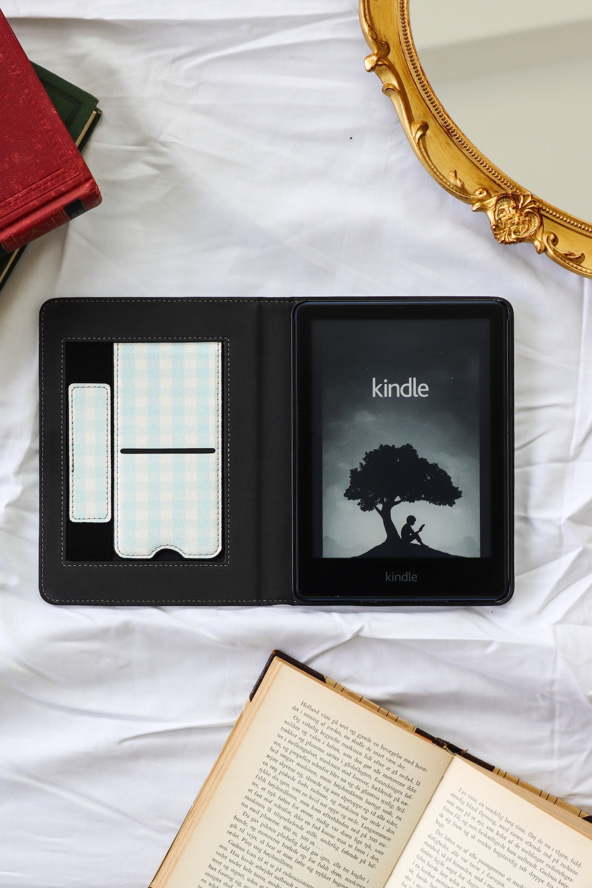 light blue "love you" kindle case