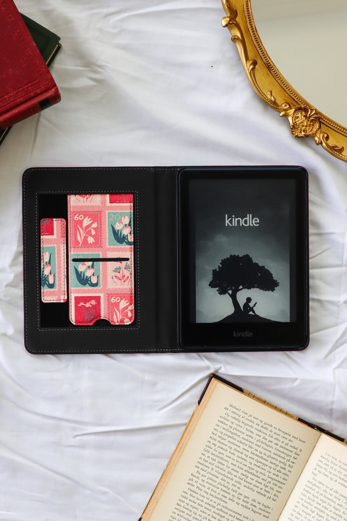 Send Me A Postcard Kindle Case – Lash Next Door