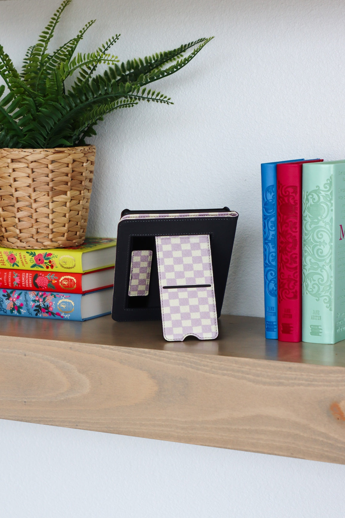 Checkmate Kindle Case – Lash Next Door