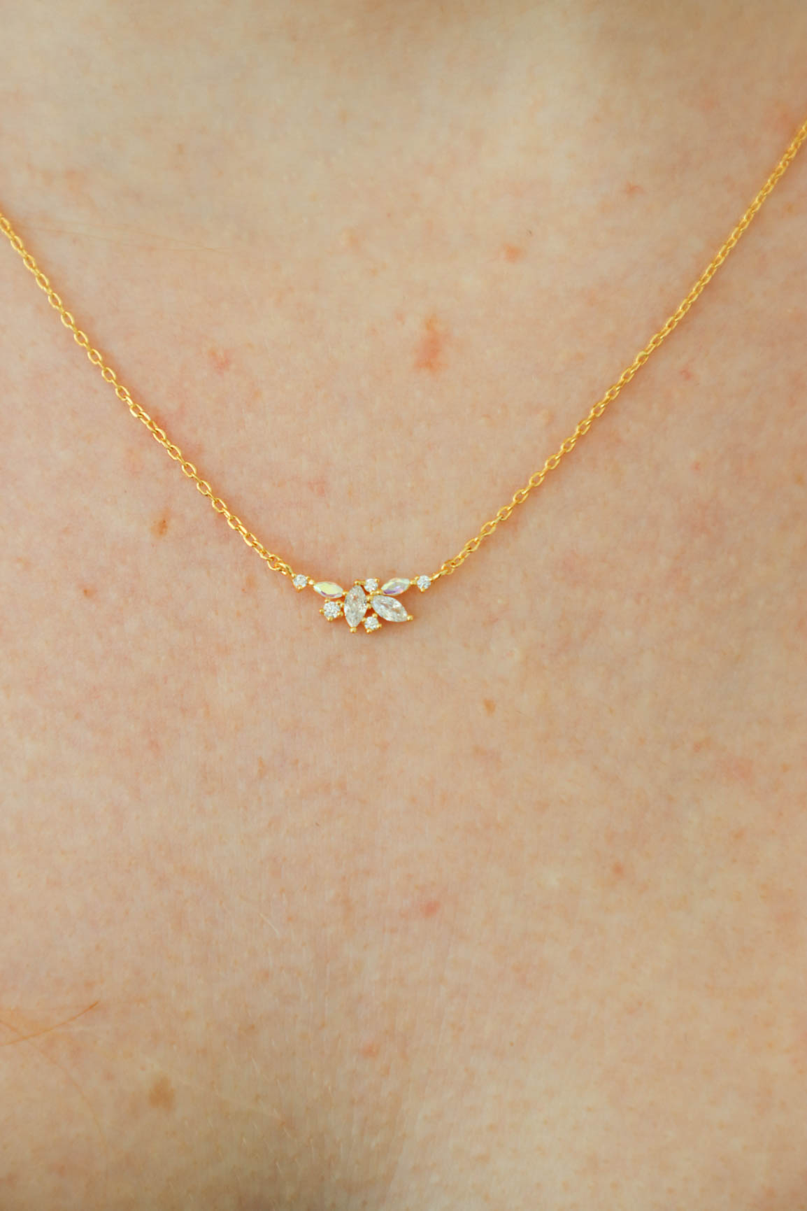 dainty gold flower necklace