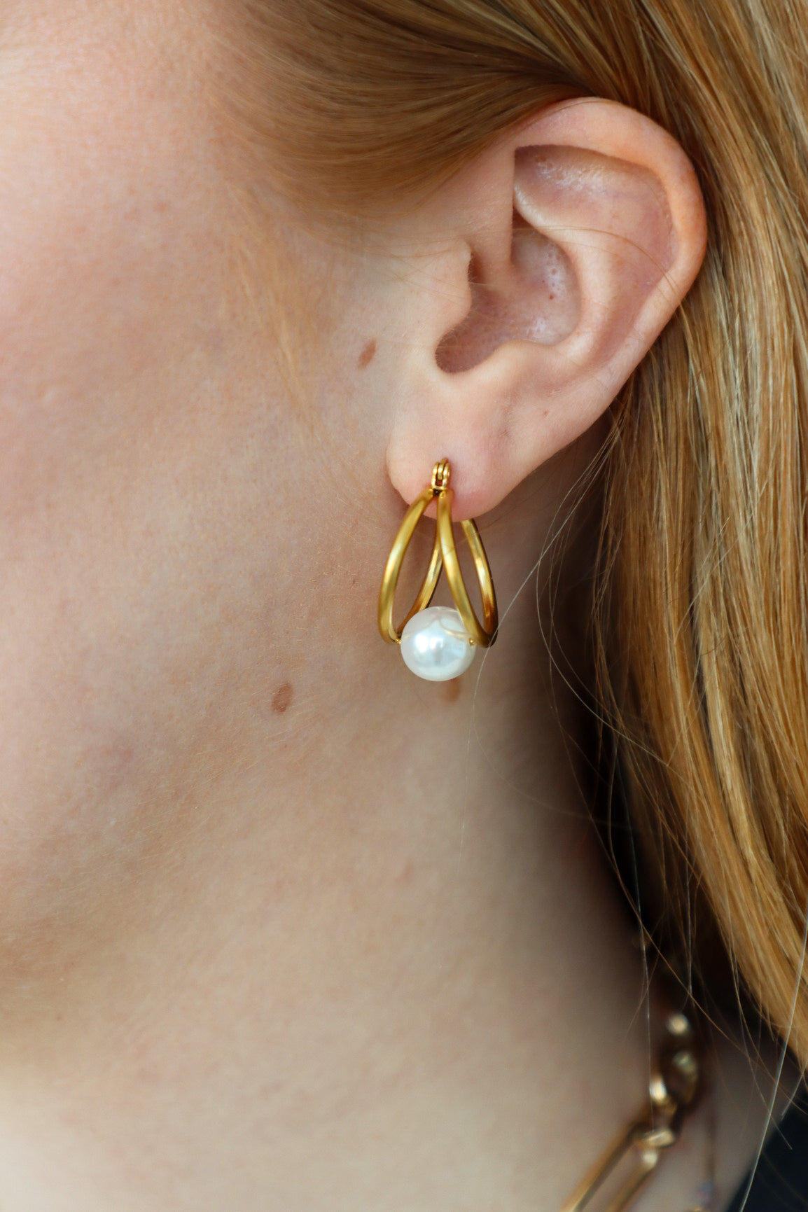 gold pearl hoop earrings