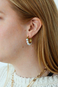 gold pearl hoop earrings