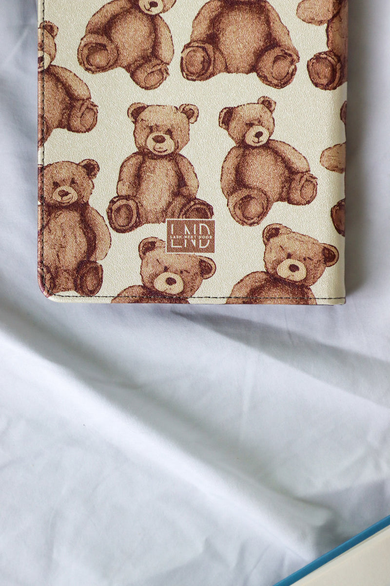 bear hug kindle case