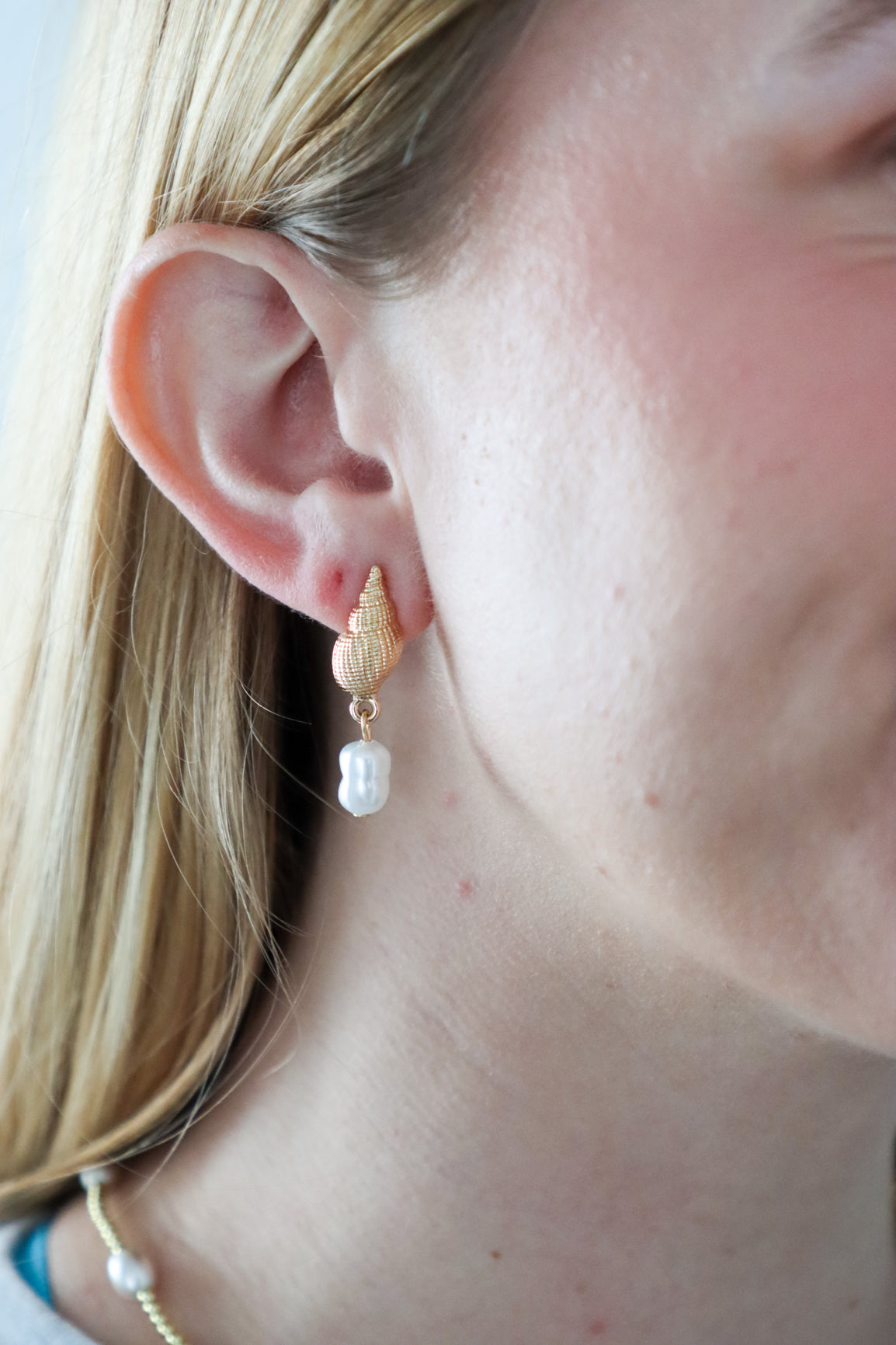 seashell dangle earring
